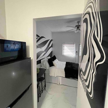 Cozy Studio, Prime Location, Remodeled, 1 Parking West Palm Beach Exterior photo